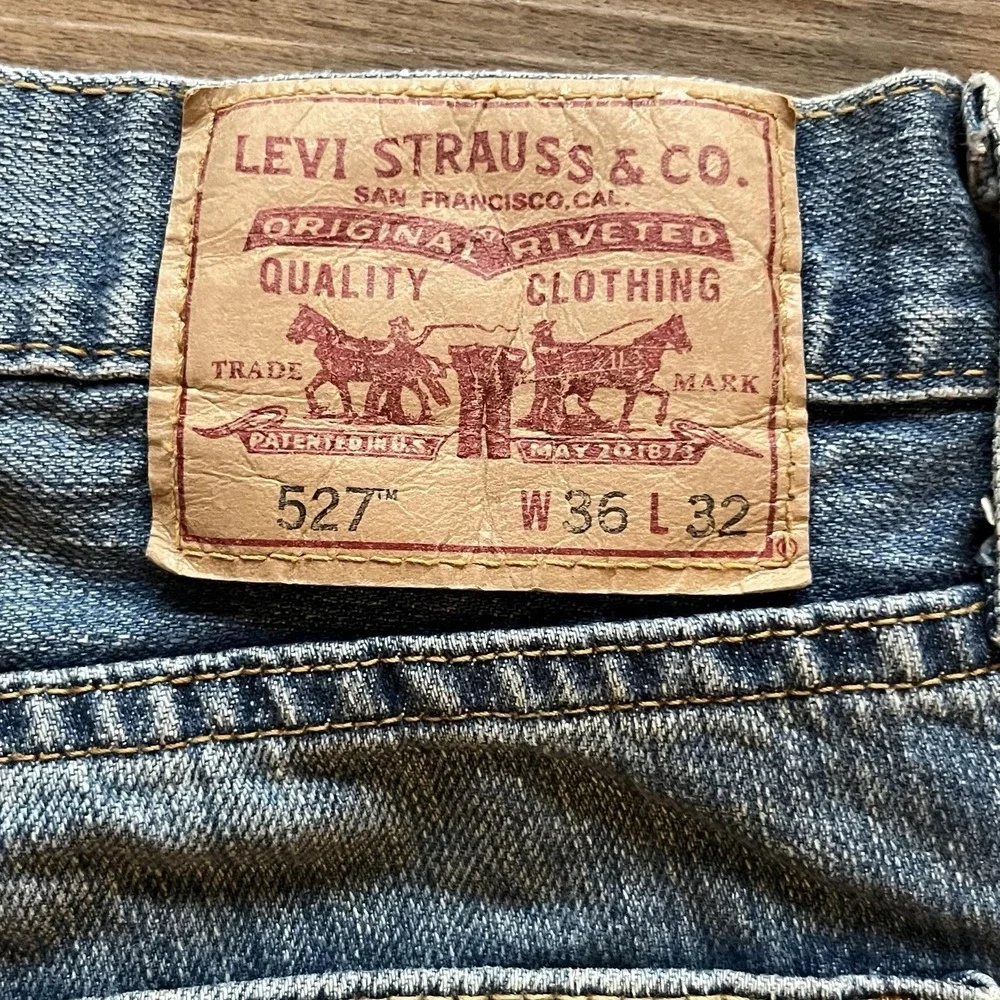 Levis 527 Jeans Mens 36x32 Blue Medium Wash Slim Bootcut Low Rise Denim